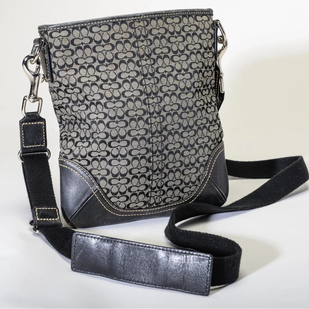 Coach Signature vintage Shoulder Bag